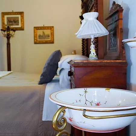 Abbazia Ss. Quirico E Giulitta Hotel *